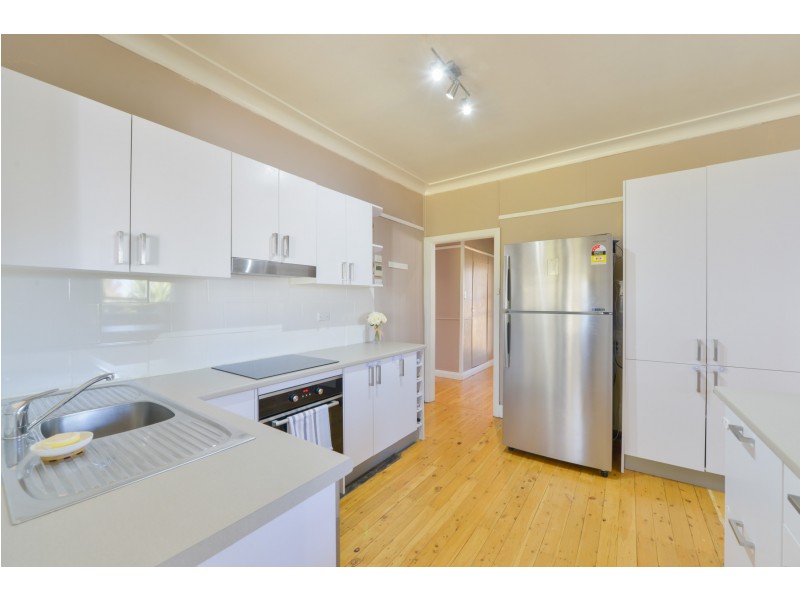 12 Joan Street, Tamworth NSW 2340