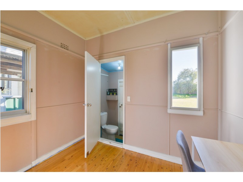 12 Joan Street, Tamworth NSW 2340