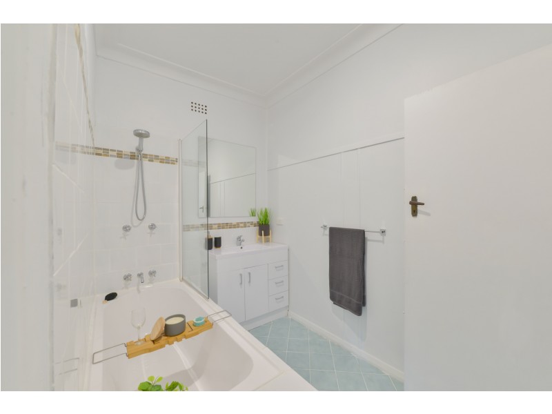 12 Joan Street, Tamworth NSW 2340