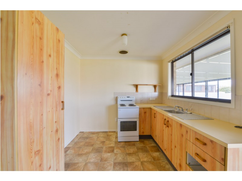 42 Evans Street, Westdale NSW 2340