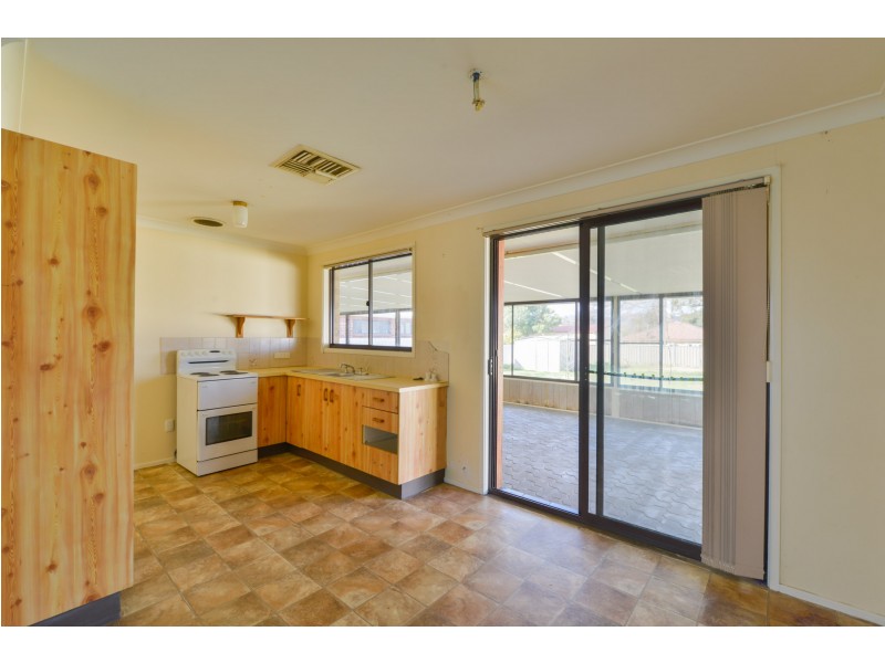 42 Evans Street, Westdale NSW 2340