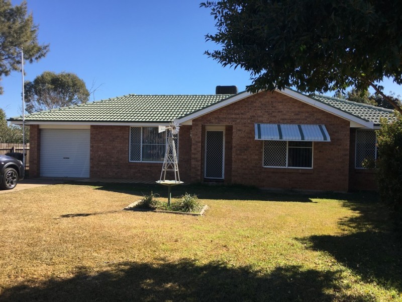 20 Caley Close, Tamworth NSW 2340