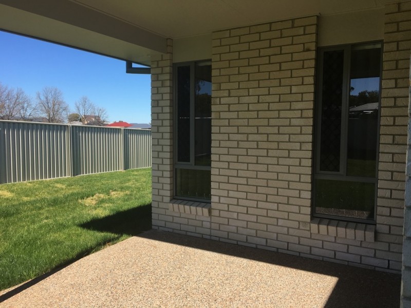 50 Tulipwood Crescent, Tamworth NSW 2340