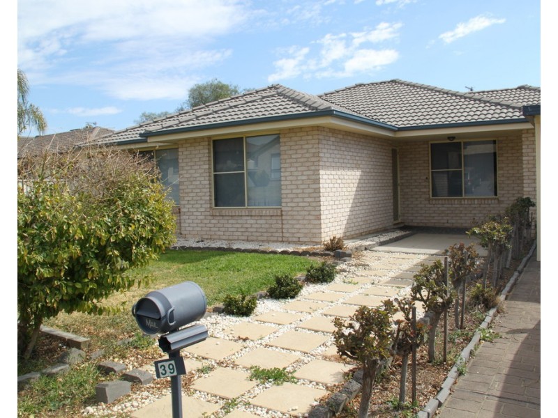 39 Warburton Drive, Tamworth NSW 2340