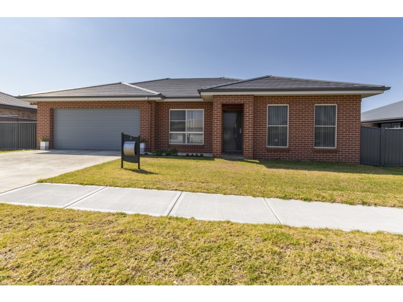5 Faringdon Street, Tamworth NSW 2340