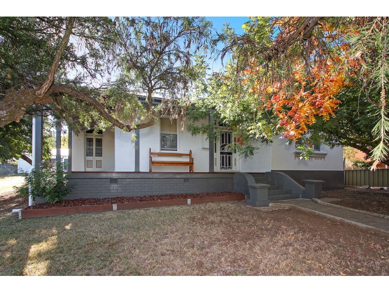 166 Carthage Street, Tamworth NSW 2340