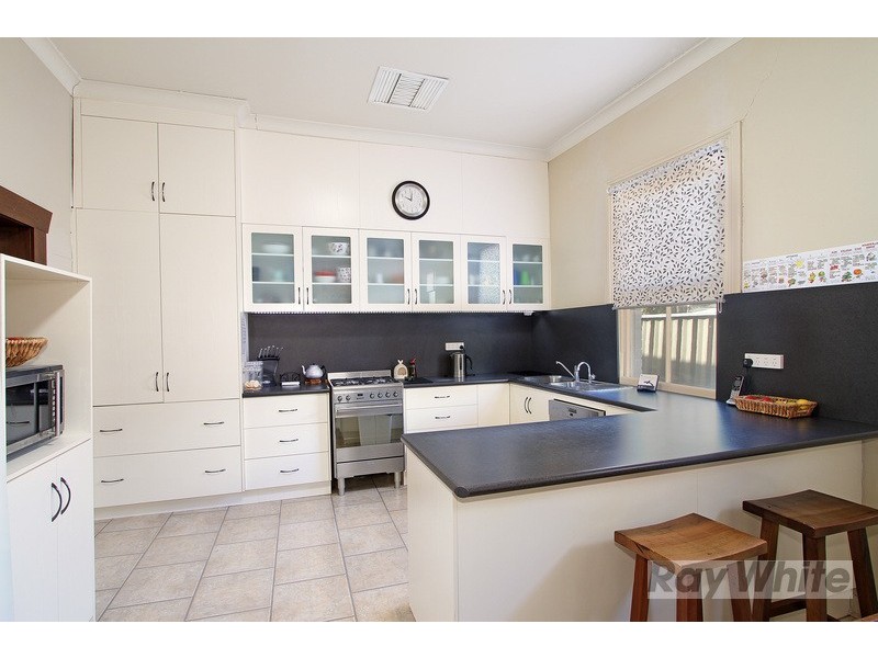 166 Carthage Street, Tamworth NSW 2340