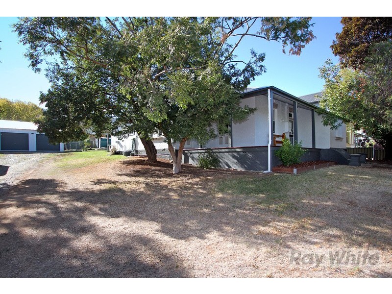 166 Carthage Street, Tamworth NSW 2340