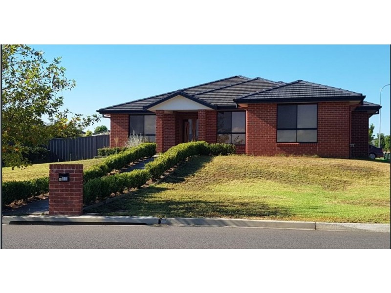 11 Verdelho Drive, Tamworth NSW 2340