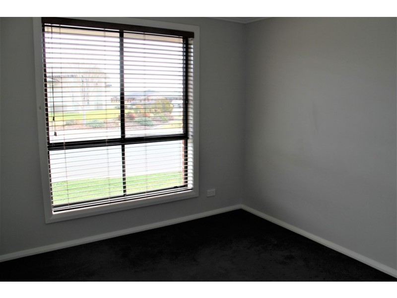 11 Verdelho Drive, Tamworth NSW 2340