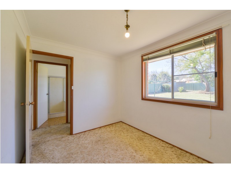 8 Jemmy Place, Tamworth NSW 2340