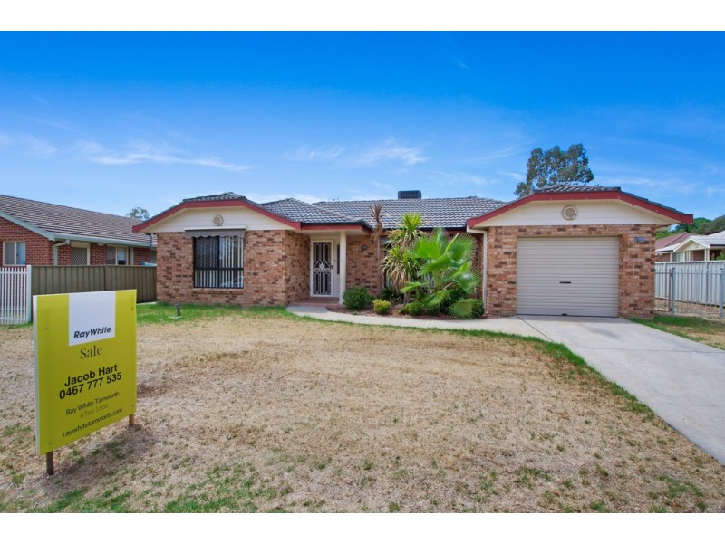 23 Illoura Street, Tamworth NSW 2340