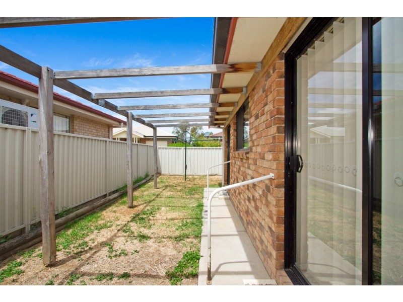 23 Illoura Street, Tamworth NSW 2340