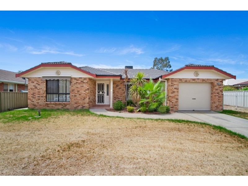 23 Illoura Street, Tamworth NSW 2340