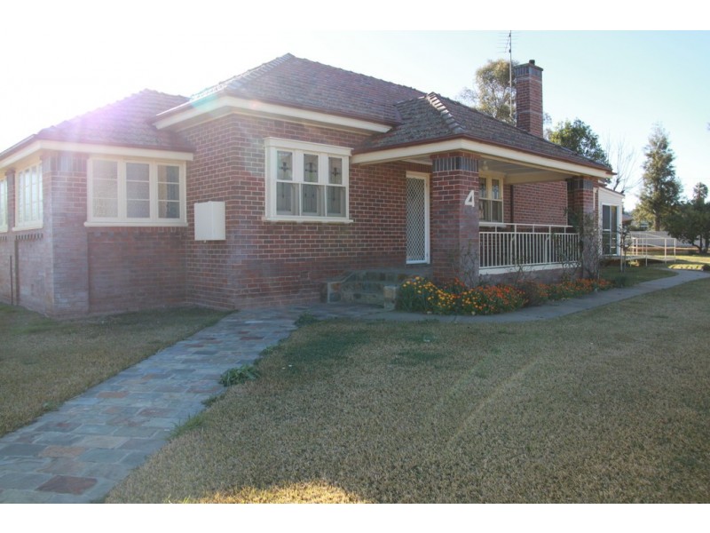 4 Palmer Street, Tamworth NSW 2340
