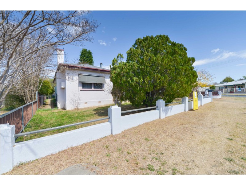 33 Edgeroy Street, Tamworth NSW 2340