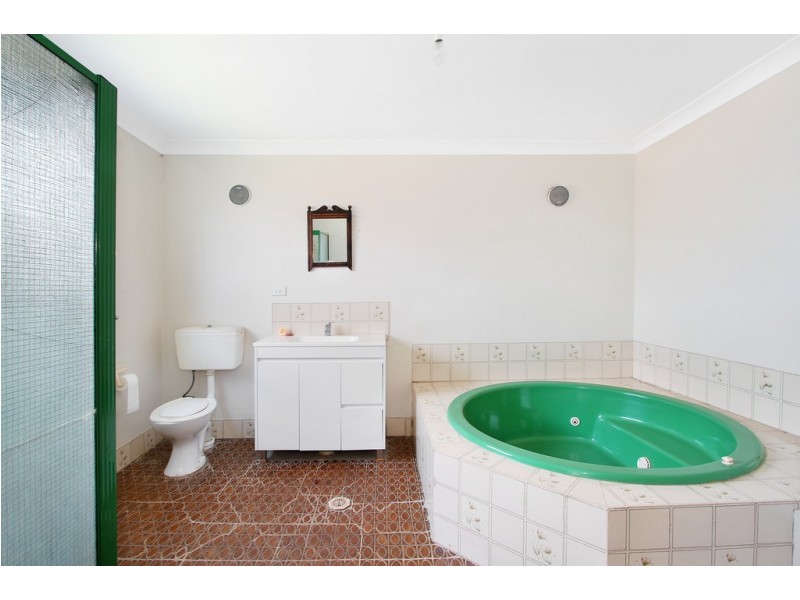 2 Rawson Avenue, North Tamworth NSW 2340