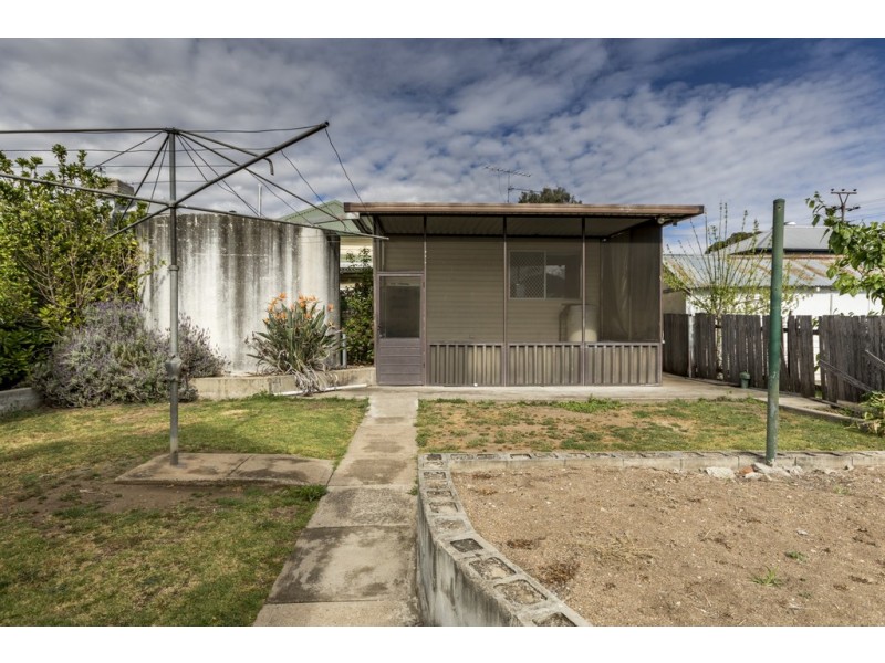 84 Church Street, Tamworth NSW 2340