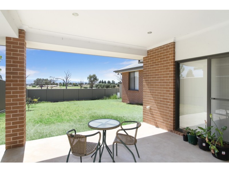 48 Peak Drive, Tamworth NSW 2340