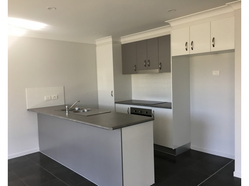 1/32 Tulipwood Crescent, Tamworth NSW 2340