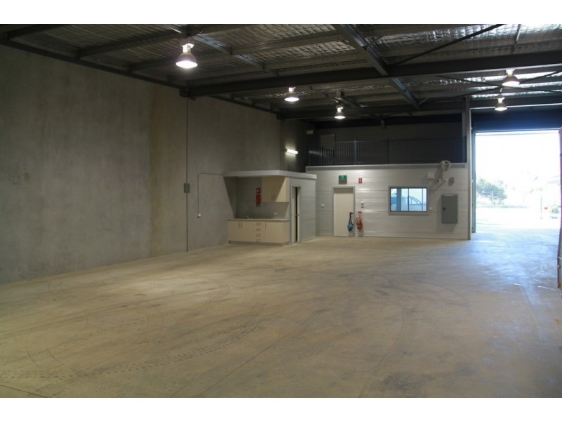 2/85 Barnes Street, Tamworth NSW 2340