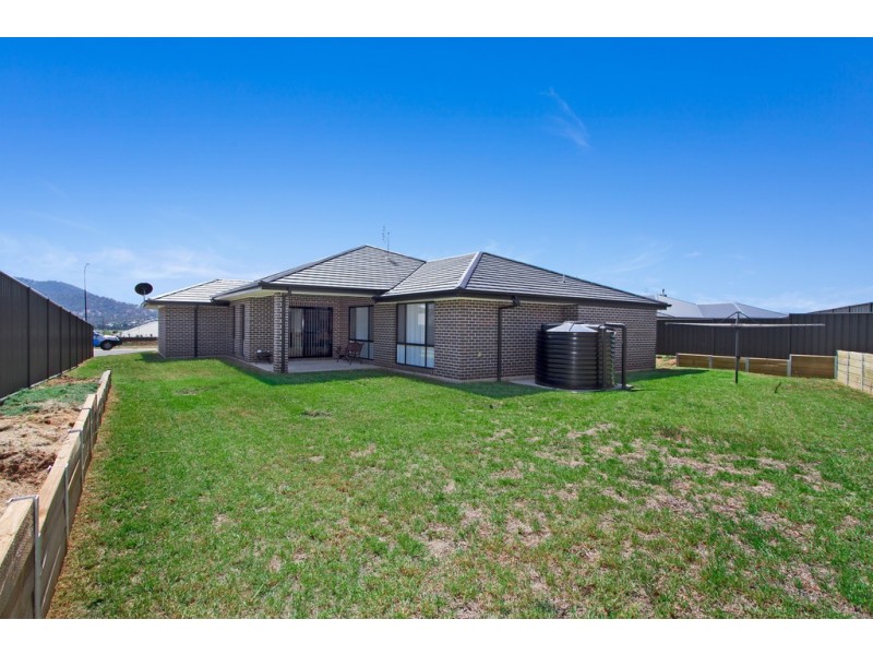 11 Lorikeet Drive, Tamworth NSW 2340