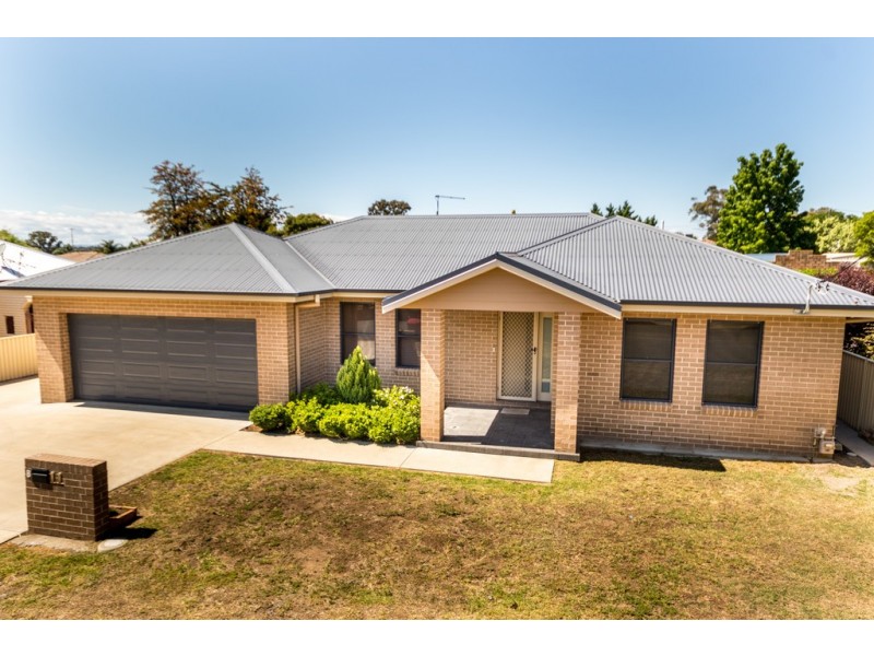 11 Edgeroy Street, Tamworth NSW 2340