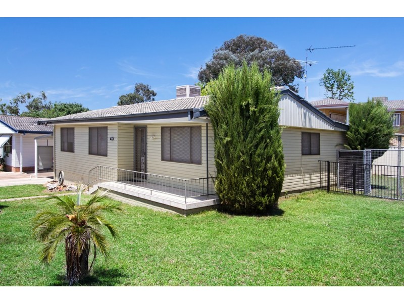 82 Wilburtree Street, Tamworth NSW 2340