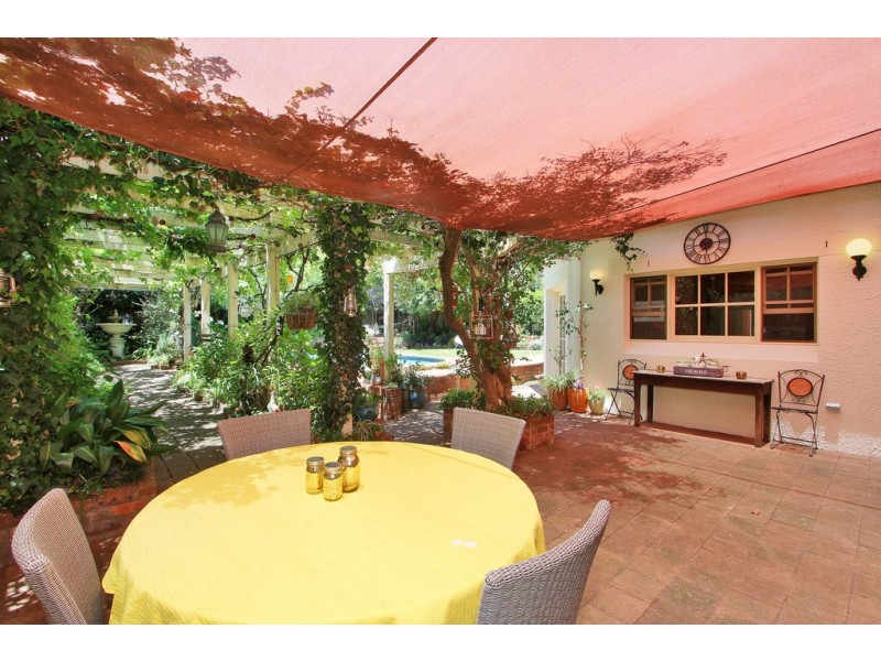 136 Napier Street, Tamworth NSW 2340