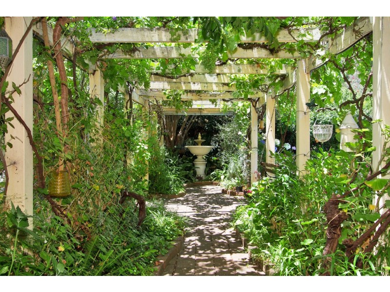 136 Napier Street, Tamworth NSW 2340