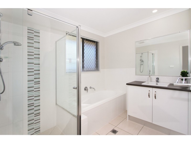 66 Tulipwood Crescent, Tamworth NSW 2340