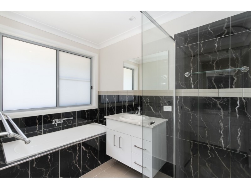 28 Conimbla Crescent, Tamworth NSW 2340