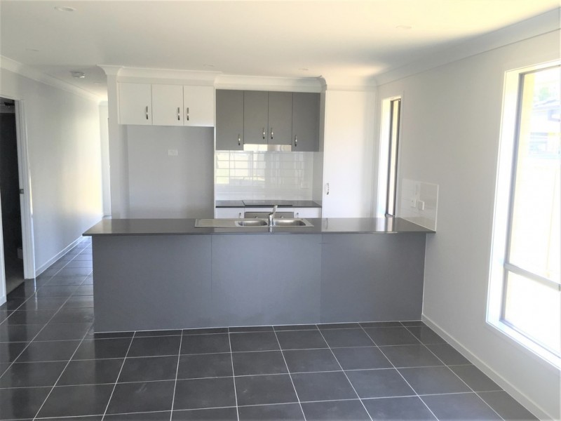 11 Allawah Street, Tamworth NSW 2340