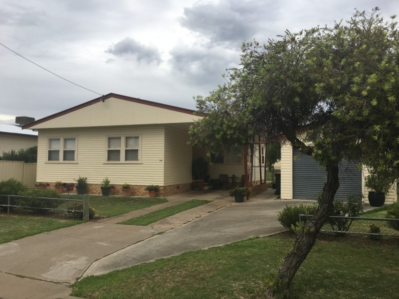 14 Churchill Street, Tamworth NSW 2340
