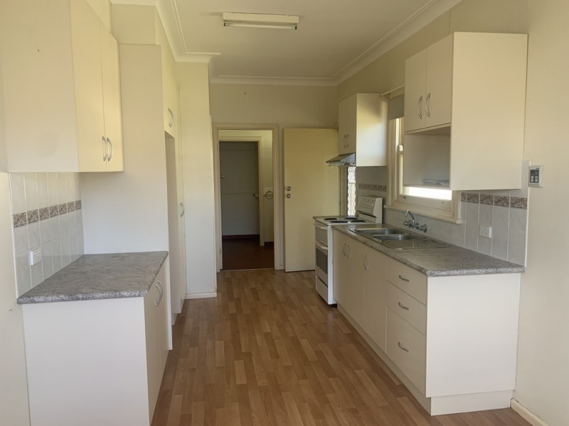 14 Churchill Street, Tamworth NSW 2340