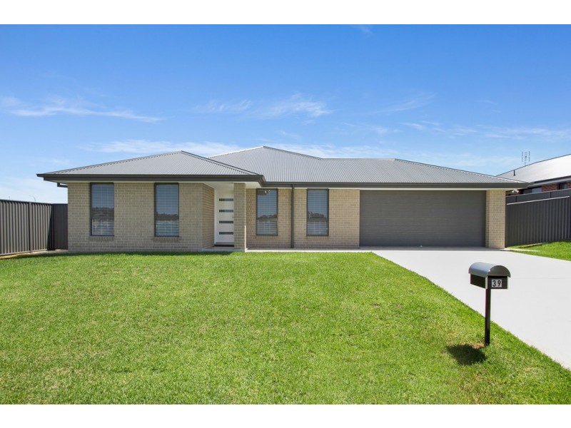 39 Kingham Street, Tamworth NSW 2340