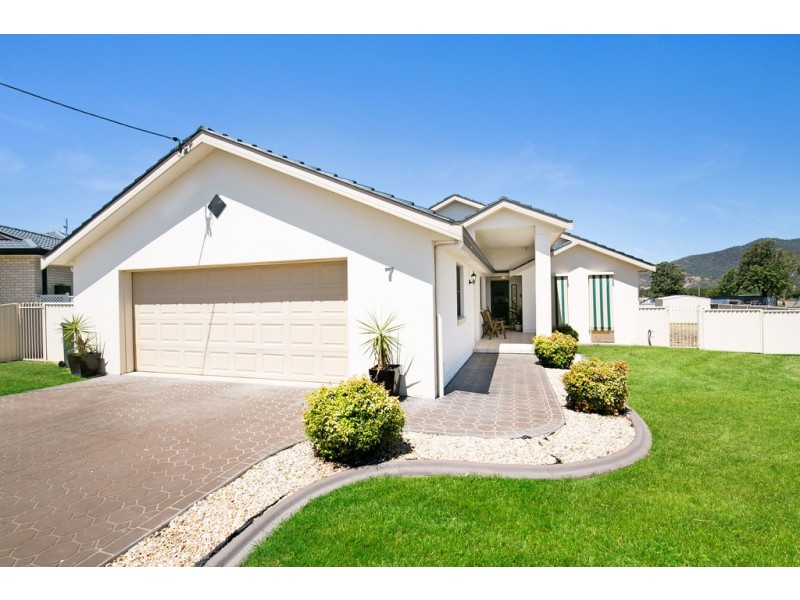 7 Banksia Close, Kootingal NSW 2352