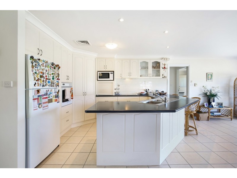 7 Banksia Close, Kootingal NSW 2352