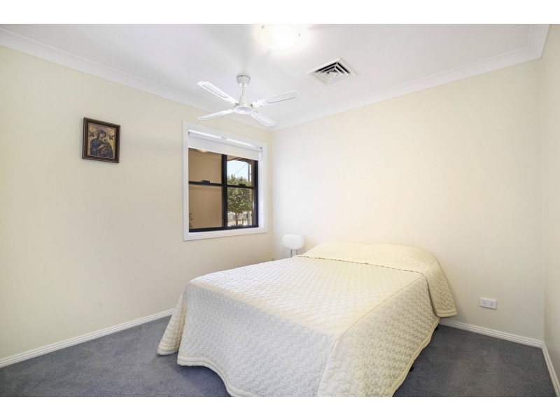 7 Banksia Close, Kootingal NSW 2352