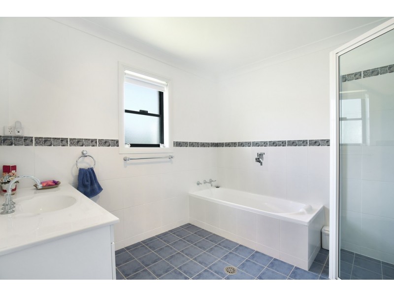 7 Banksia Close, Kootingal NSW 2352