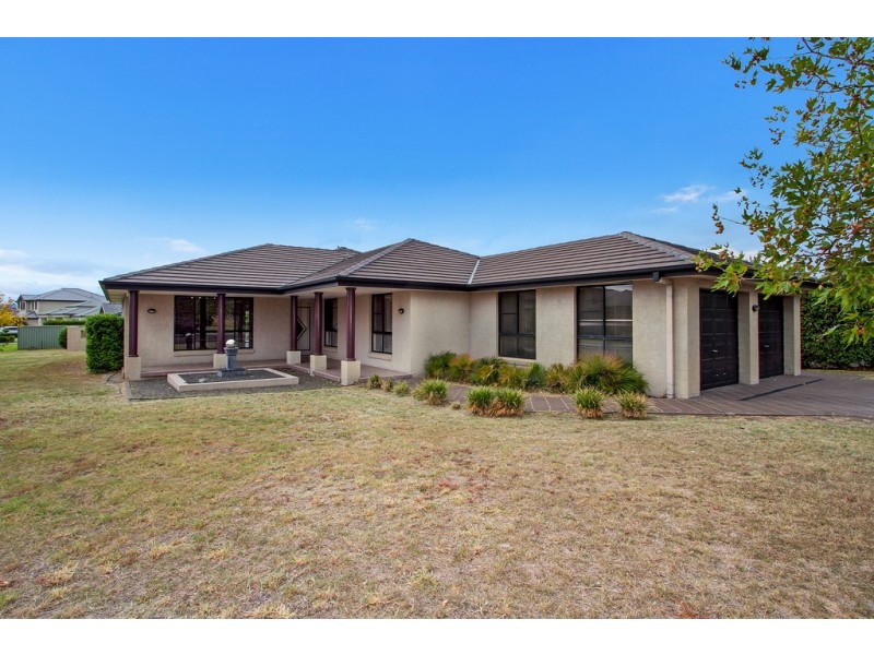 33 The Grange, Tamworth NSW 2340