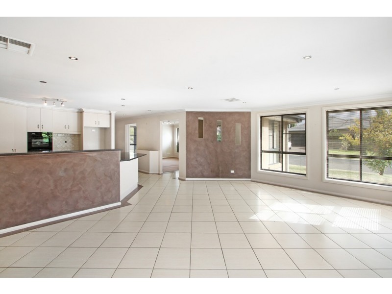 33 The Grange, Tamworth NSW 2340