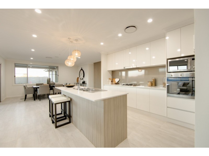 19 Simmental Way, Tamworth NSW 2340