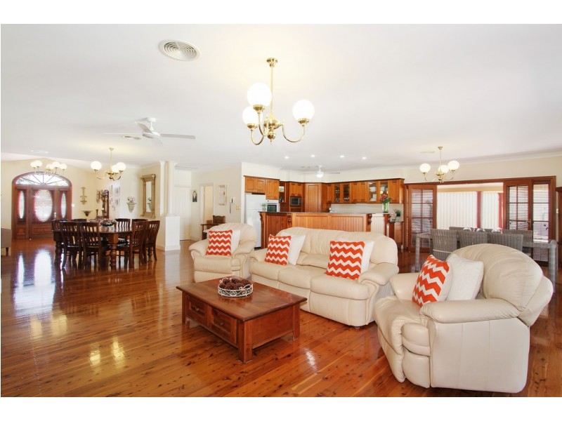 21 Merrinee Place, Tamworth NSW 2340