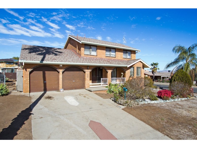 12 Arinya Street, Tamworth NSW 2340