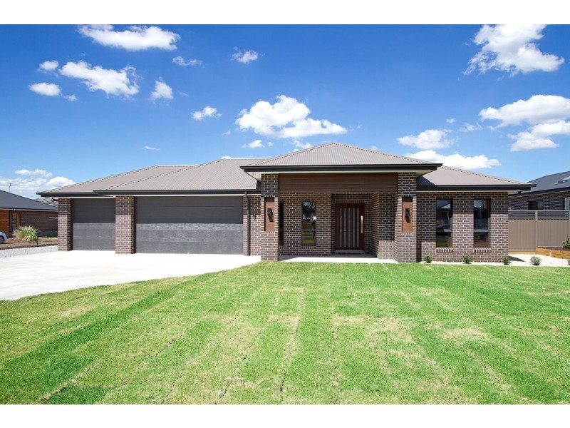 28 Bluebell Way, Tamworth NSW 2340