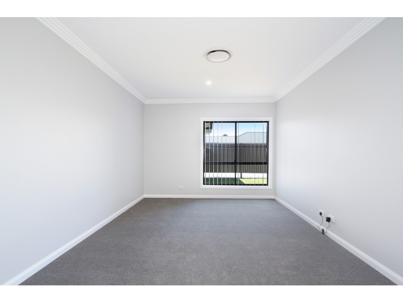 28 Bluebell Way, Tamworth NSW 2340