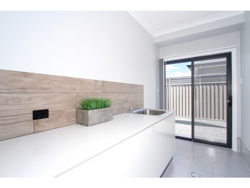 28 Bluebell Way, Tamworth NSW 2340