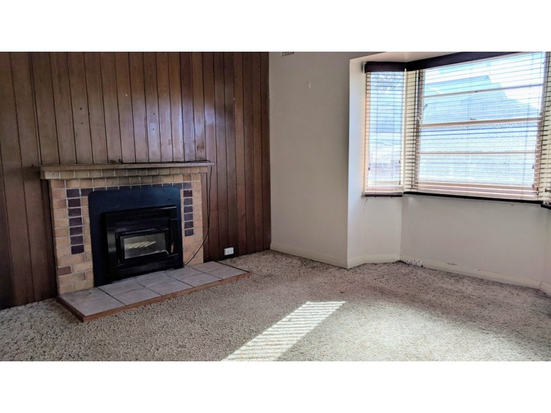 8 Mathews Street, Tamworth NSW 2340