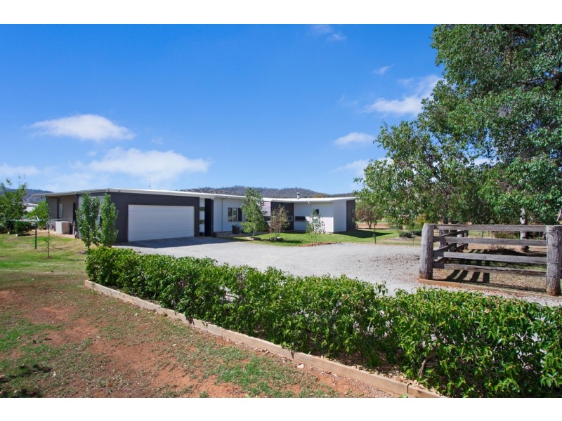 98 Browns Lane, Tamworth NSW 2340
